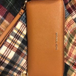 Michael Kors Wristlet Wallet